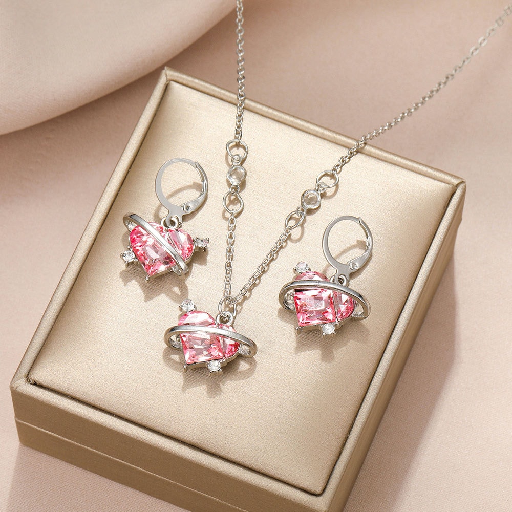 Бижутерии и ювелирные изделия